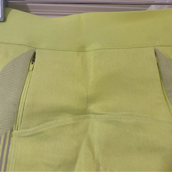 Fabletics  Neon Yellow Leggings and sports bra size small - Picture 4 of 5